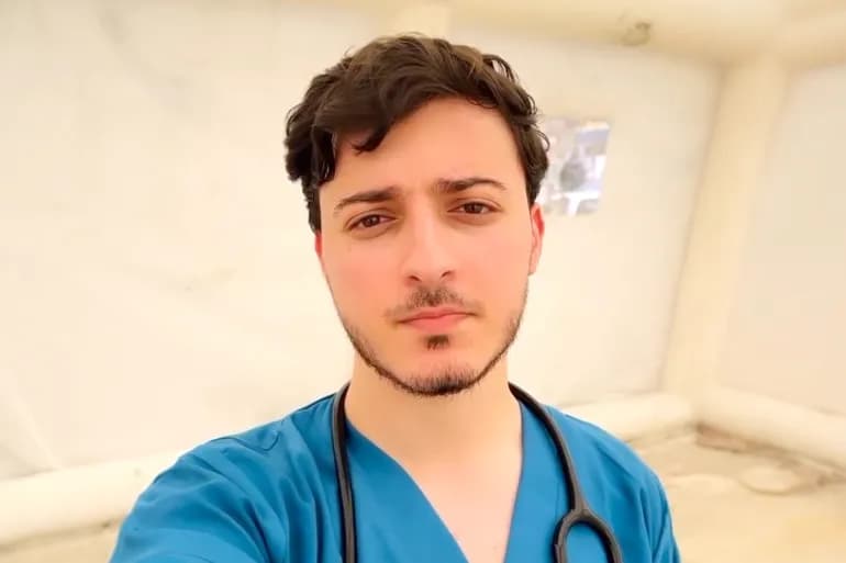 طالب طب من غزة قُتل 20 من عائلته فأنشأ مؤسسة إنقاذ