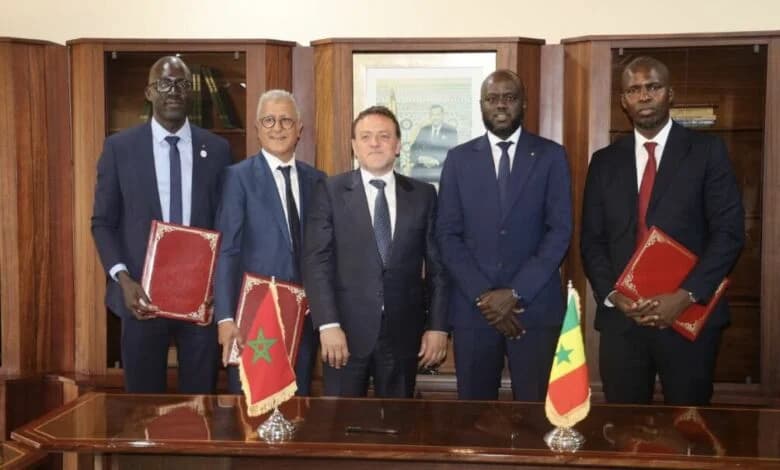 المغرب والسنغال يوقعان اتفاقيتي إطار لتعزيز التعاون في مجال النقل