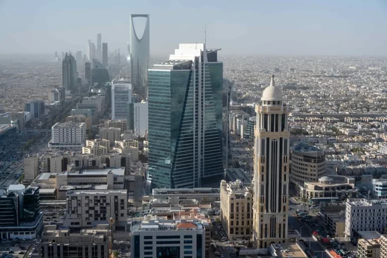 فايننشال تايمز: صندوق الاستثمارات العامة السعودي ينهي عهد المال السهل
