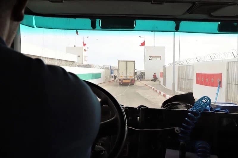 الجمارك تجتمع بمهنيي النقل الدولي لتجنب شل حركة التصدير والاستيراد