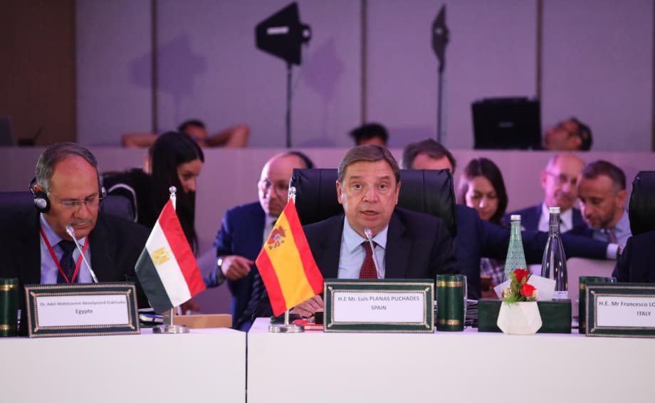 وزير الفلاحة الإسباني يؤكد قوة العلاقات الثنائية مع المغرب
