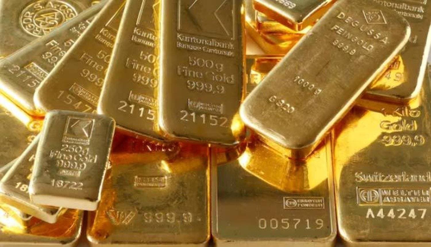 ارتفاع أسعار الذهب لأعلى مستوى أسبوعي مع تراجع الدولار وترقب تعليقات الفدرالي