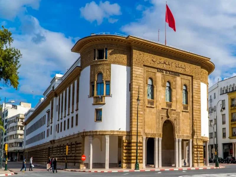 بنك المغرب يعتمد العروض الإلكترونية بشكل إلزامي اعتبارًا من يناير 2025