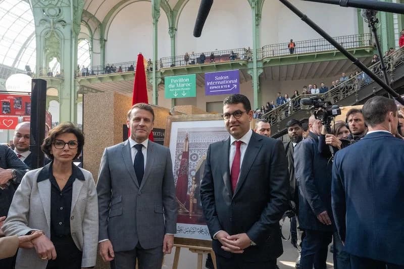 ماكرون يزور جناح المغرب بمعرض باريس