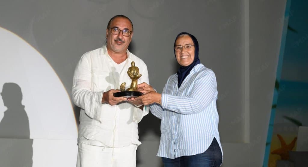 "أبي لم يمت" يتوّج بالجائزة الكبرى في ختام مهرجان سينما الشاطئ بهرهورة