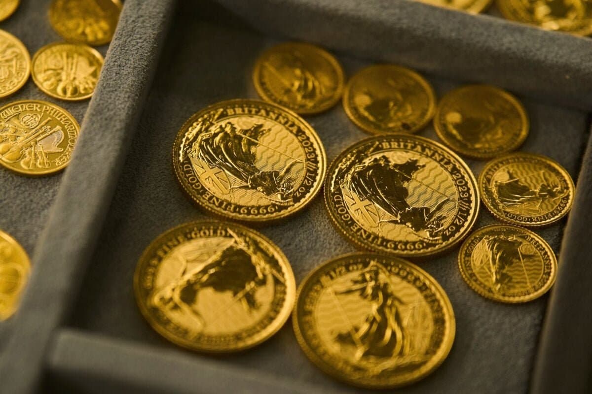 الذهب يواصل الارتفاع مع ترقب البيانات الأمريكية