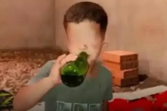 إيقاف مشتبه في تحريض طفل على الكحول