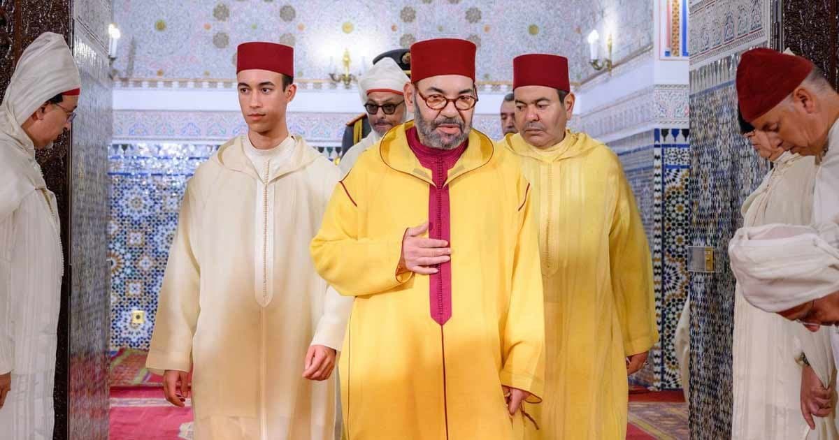 جلالة الملك يؤدي صلاة عيد الأضحى بالرباط